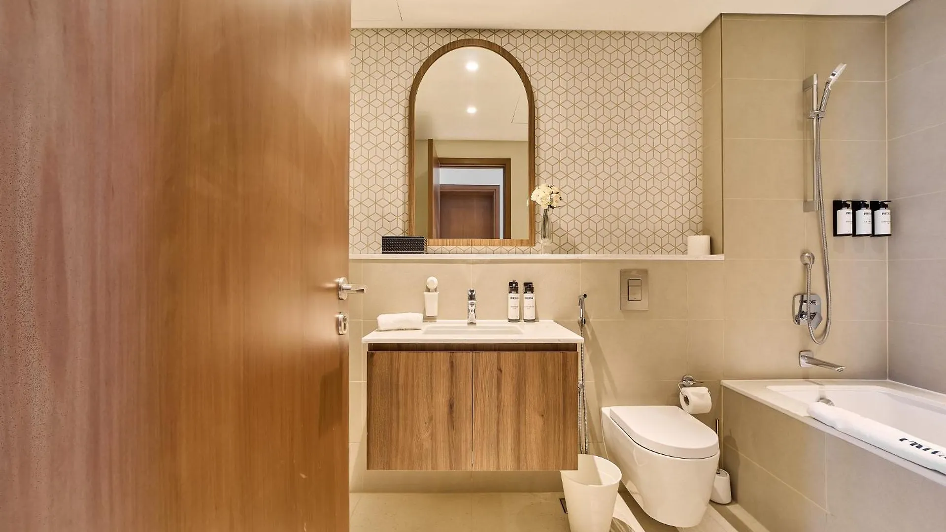 Privacasa - Vida Residences Creek Beach 901 Dubai Apartment